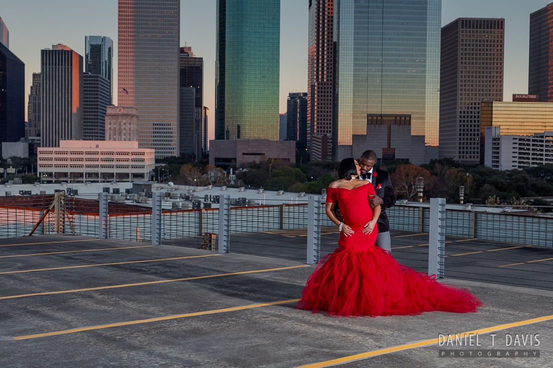Downtown Houston Skyline Maternity Photos