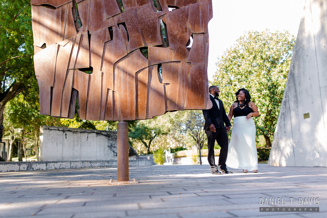 Cullen Sculpture Garden Houston Engagement Photos
